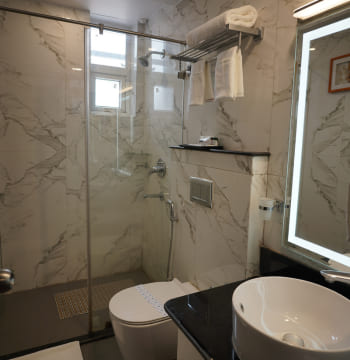 Hotel Imperial Plaza interiors